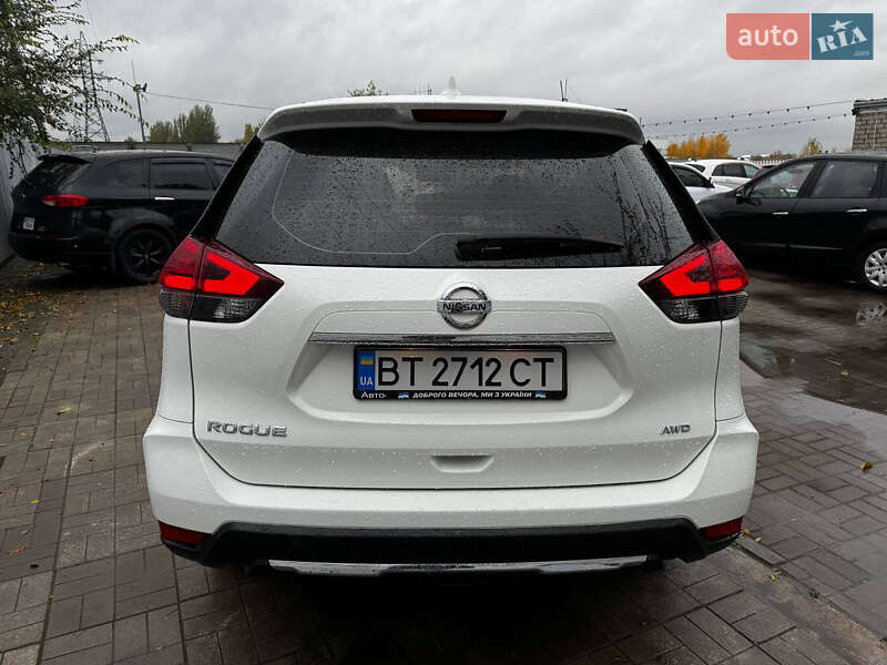 Внедорожник / Кроссовер Nissan Rogue 2016 в Днепре