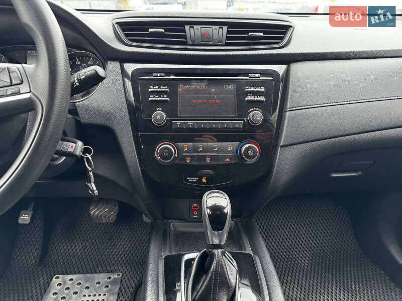 Внедорожник / Кроссовер Nissan Rogue 2016 в Днепре