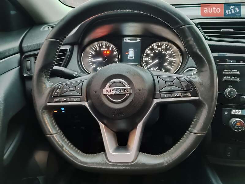 Внедорожник / Кроссовер Nissan Rogue 2017 в Виннице