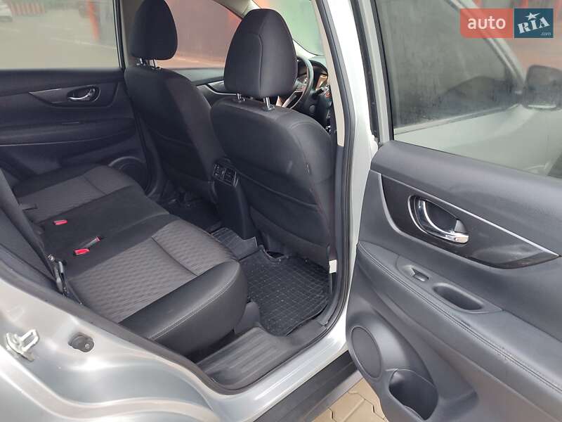 Внедорожник / Кроссовер Nissan Rogue 2017 в Виннице