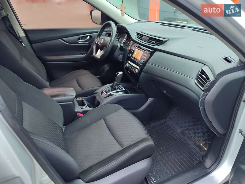 Внедорожник / Кроссовер Nissan Rogue 2017 в Виннице