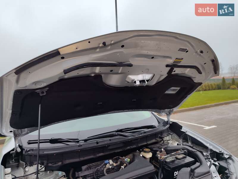 Внедорожник / Кроссовер Nissan Rogue 2017 в Виннице