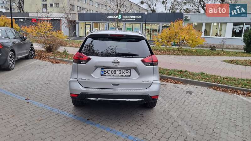 Позашляховик / Кросовер Nissan Rogue 2017 в Львові