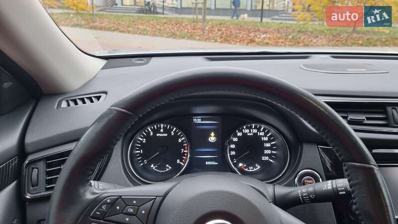 Позашляховик / Кросовер Nissan Rogue 2017 в Львові