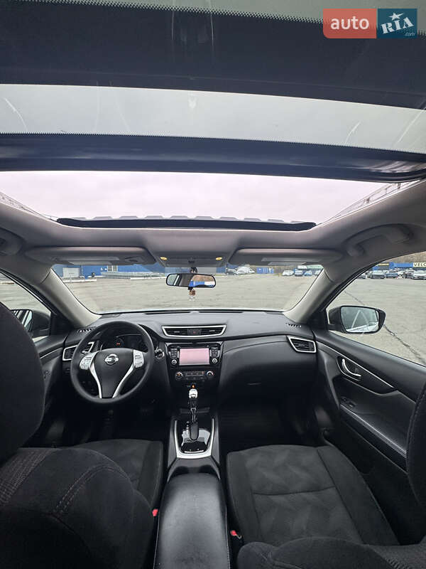 Внедорожник / Кроссовер Nissan Rogue 2016 в Киеве