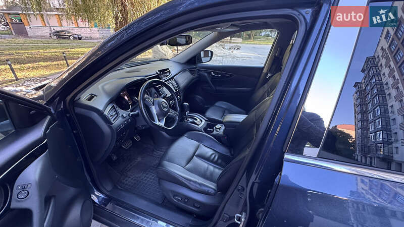 Внедорожник / Кроссовер Nissan Rogue 2016 в Ивано-Франковске