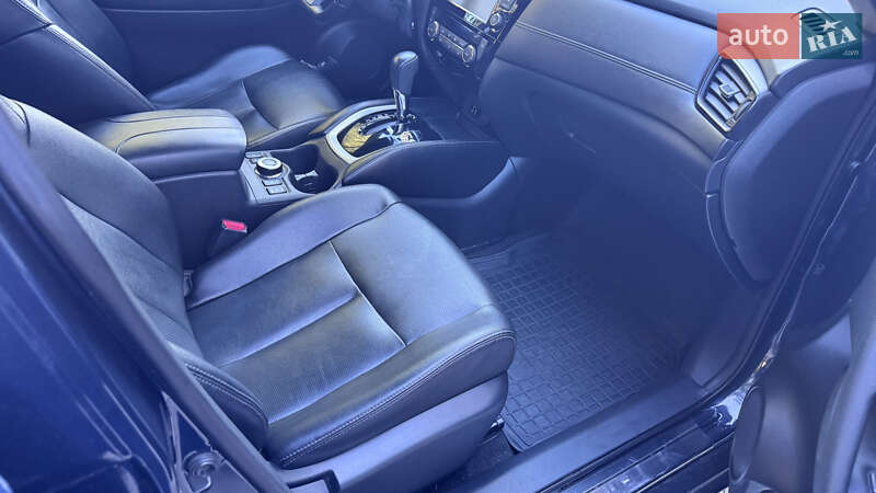 Внедорожник / Кроссовер Nissan Rogue 2016 в Ивано-Франковске