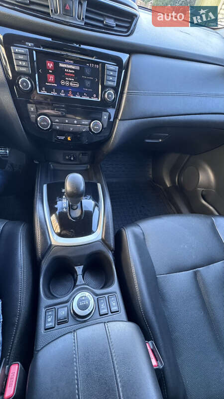 Внедорожник / Кроссовер Nissan Rogue 2016 в Ивано-Франковске