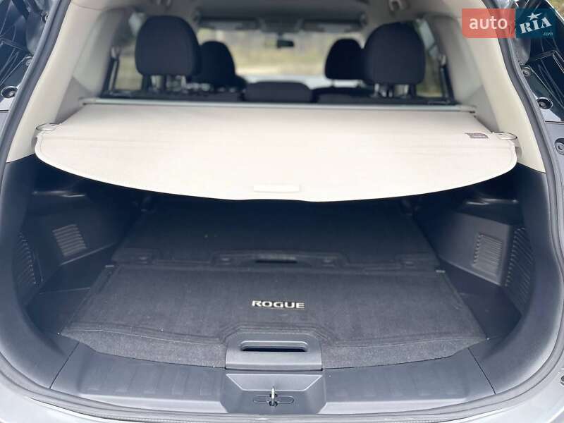 Позашляховик / Кросовер Nissan Rogue 2017 в Охтирці