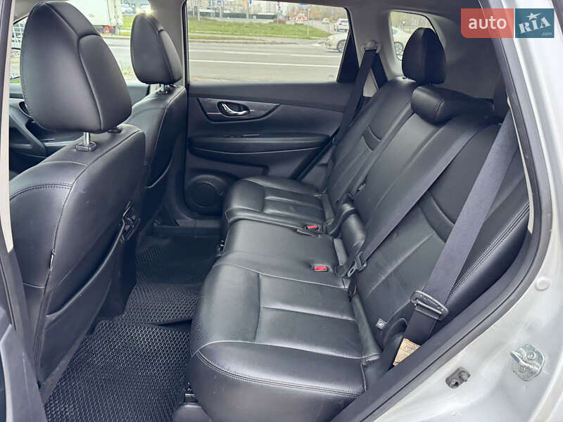 Внедорожник / Кроссовер Nissan Rogue 2015 в Киеве