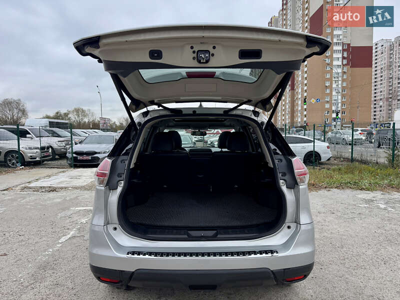 Внедорожник / Кроссовер Nissan Rogue 2015 в Киеве