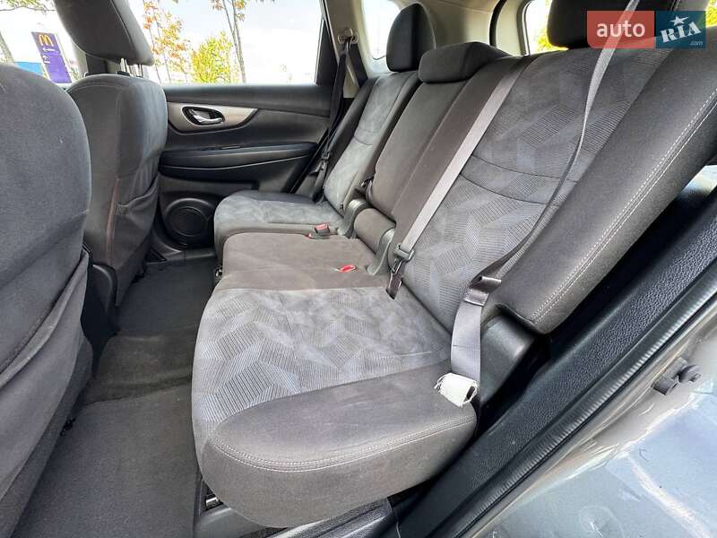 Внедорожник / Кроссовер Nissan Rogue 2016 в Киеве