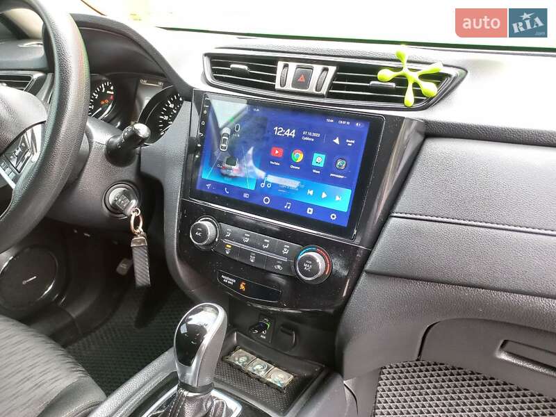 Внедорожник / Кроссовер Nissan Rogue 2016 в Львове