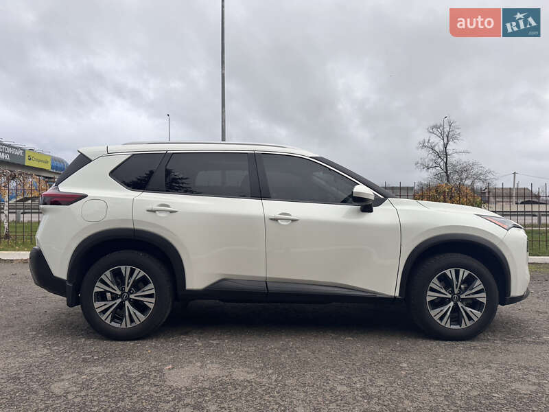 Внедорожник / Кроссовер Nissan Rogue 2023 в Киеве