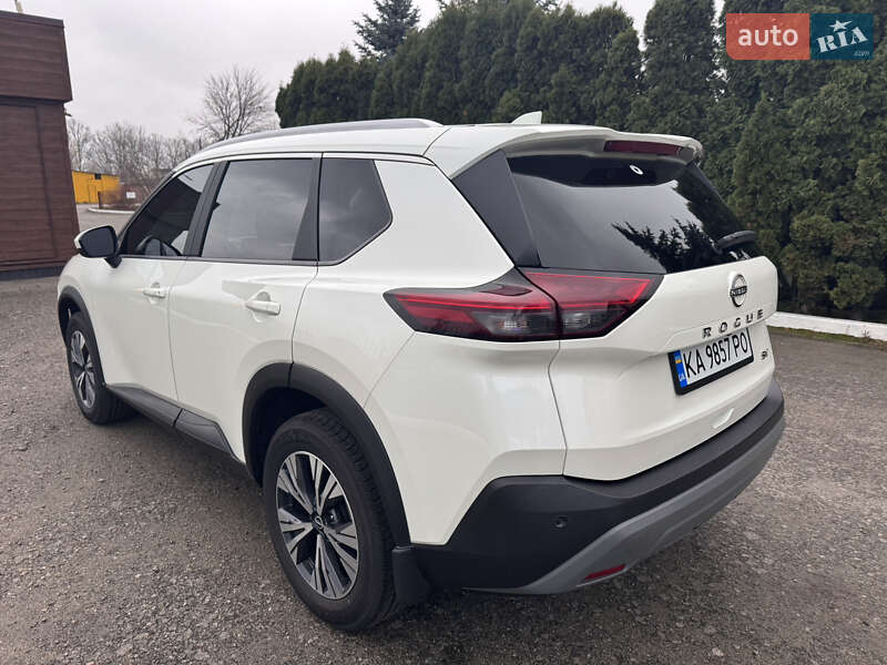 Внедорожник / Кроссовер Nissan Rogue 2023 в Киеве