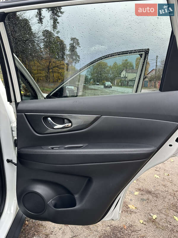 Позашляховик / Кросовер Nissan Rogue 2016 в Києві