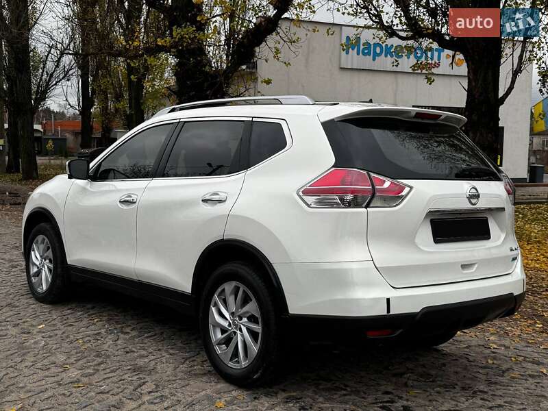 Внедорожник / Кроссовер Nissan Rogue 2015 в Ахтырке