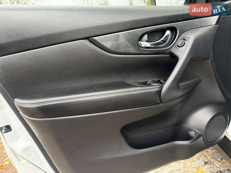 Внедорожник / Кроссовер Nissan Rogue 2015 в Ахтырке