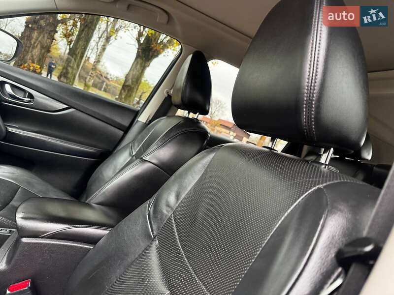 Внедорожник / Кроссовер Nissan Rogue 2015 в Ахтырке