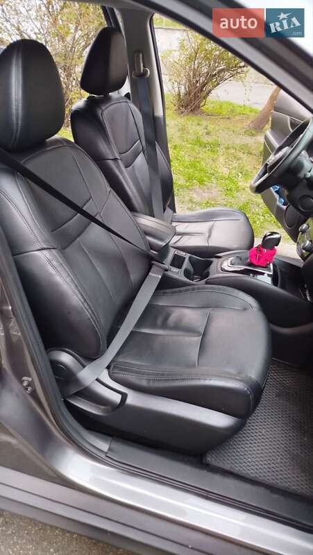 Внедорожник / Кроссовер Nissan Rogue 2017 в Киеве