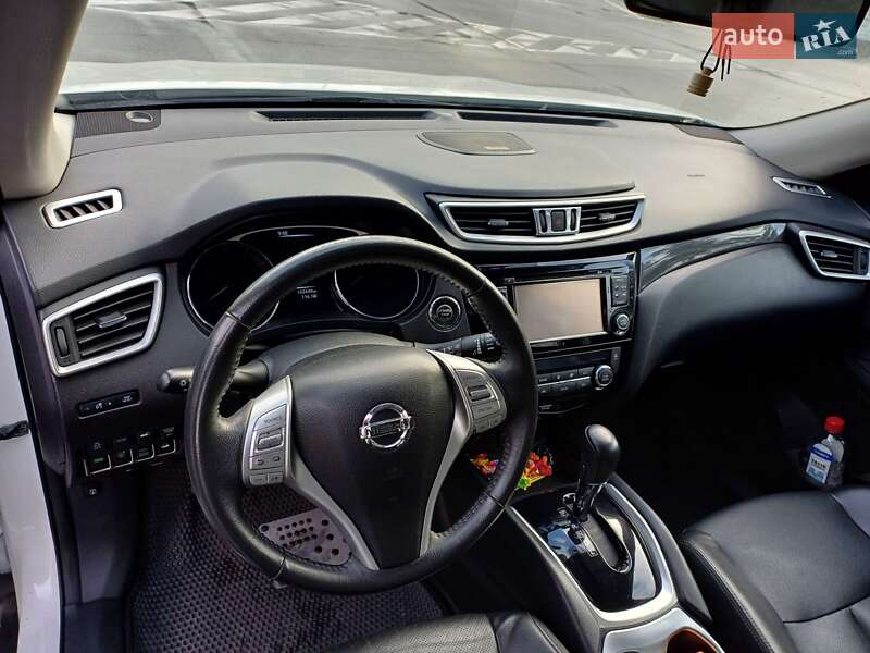 Внедорожник / Кроссовер Nissan Rogue 2016 в Киеве