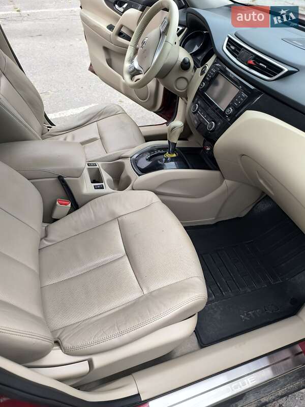 Позашляховик / Кросовер Nissan Rogue 2015 в Кременчуці