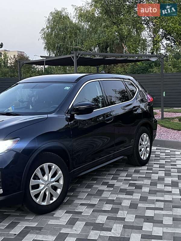 Внедорожник / Кроссовер Nissan Rogue 2017 в Каневе