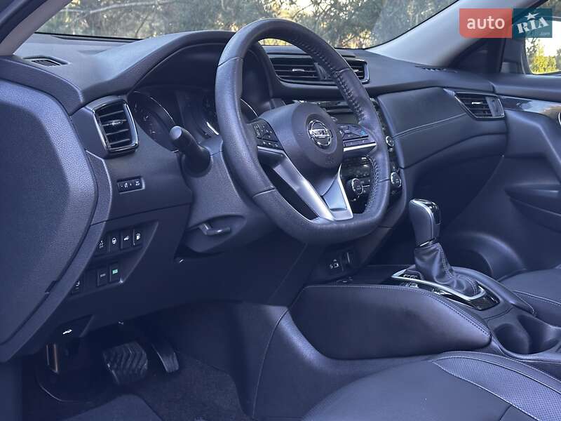 Внедорожник / Кроссовер Nissan Rogue 2019 в Дрогобыче