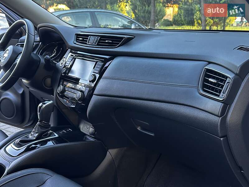 Внедорожник / Кроссовер Nissan Rogue 2019 в Дрогобыче