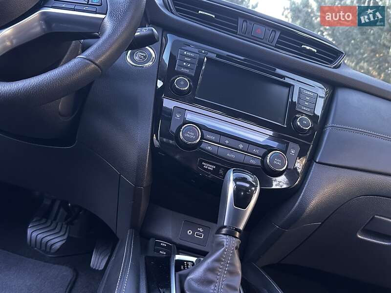 Внедорожник / Кроссовер Nissan Rogue 2019 в Дрогобыче