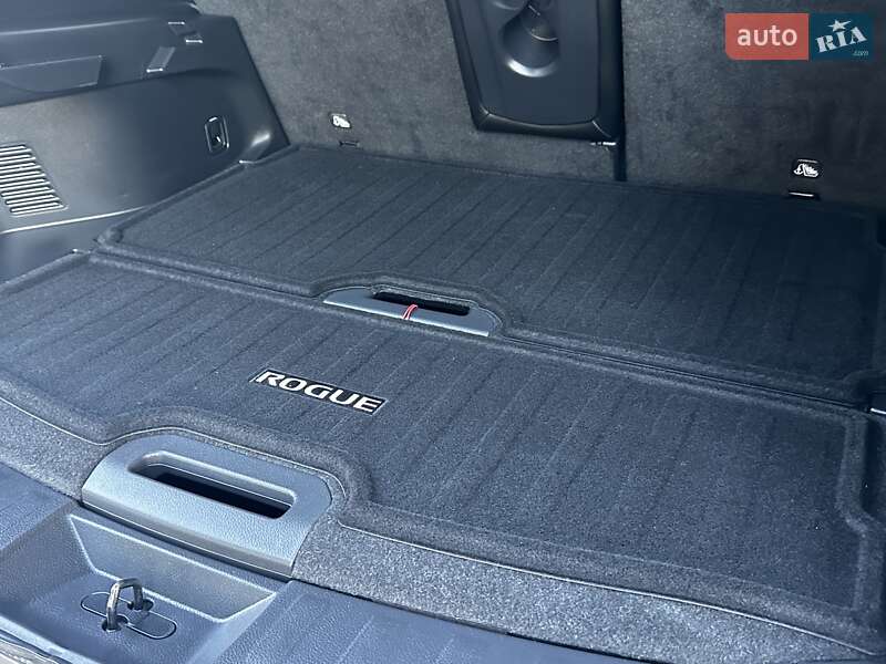 Внедорожник / Кроссовер Nissan Rogue 2019 в Дрогобыче