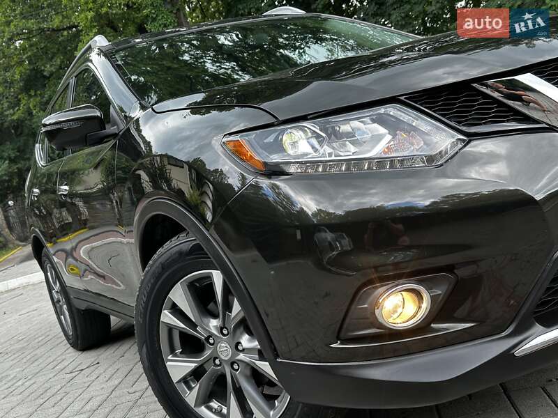 Внедорожник / Кроссовер Nissan Rogue 2015 в Дрогобыче