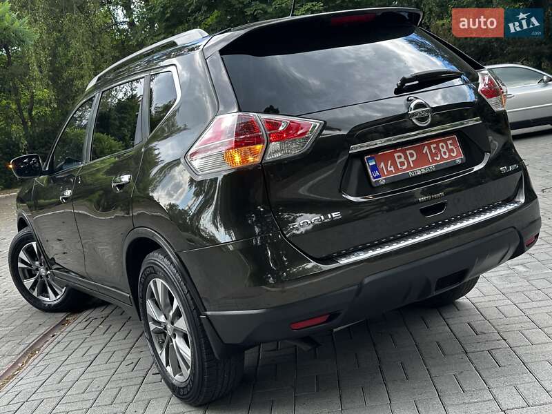 Внедорожник / Кроссовер Nissan Rogue 2015 в Дрогобыче