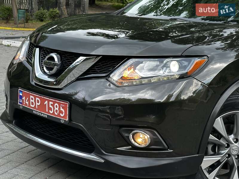 Внедорожник / Кроссовер Nissan Rogue 2015 в Дрогобыче
