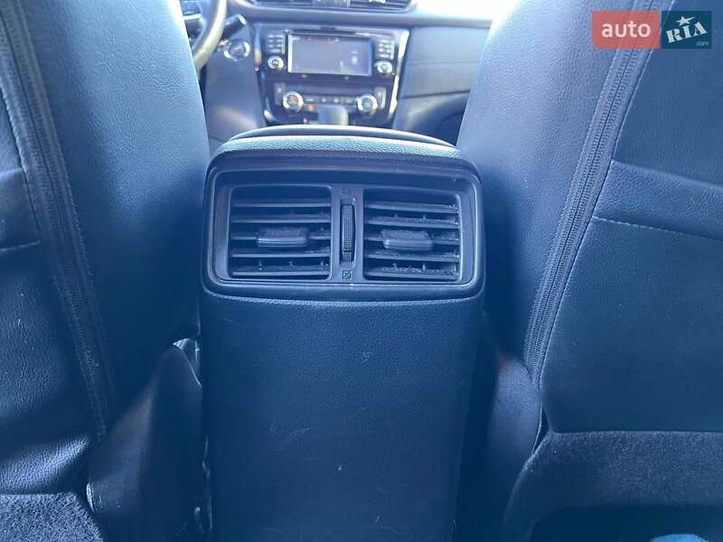 Внедорожник / Кроссовер Nissan Rogue 2016 в Львове фото 37 Внедорожник / Кроссовер Nissan Rogue 2016 в Львове