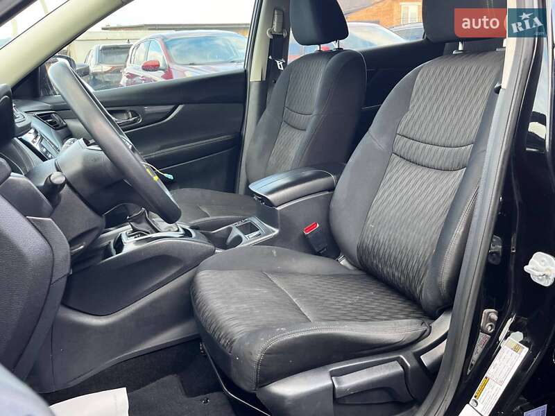 Внедорожник / Кроссовер Nissan Rogue 2017 в Луцке