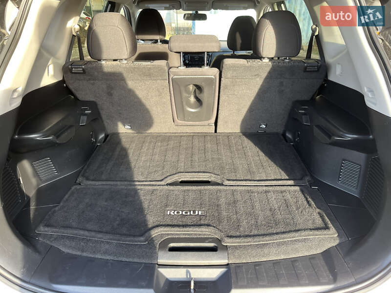 Внедорожник / Кроссовер Nissan Rogue 2018 в Киеве