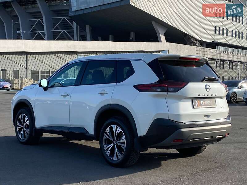 Внедорожник / Кроссовер Nissan Rogue 2021 в Львове