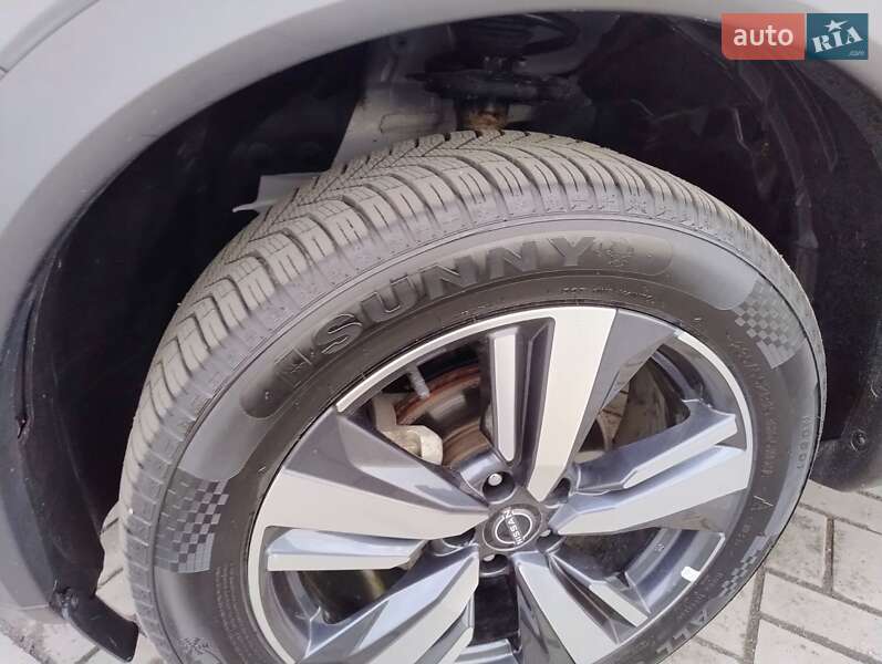 Внедорожник / Кроссовер Nissan Rogue 2023 в Житомире