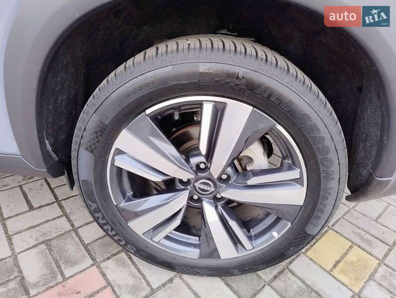 Внедорожник / Кроссовер Nissan Rogue 2023 в Житомире