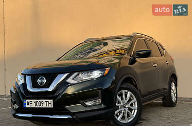 Внедорожник / Кроссовер Nissan Rogue 2017 в Дрогобыче