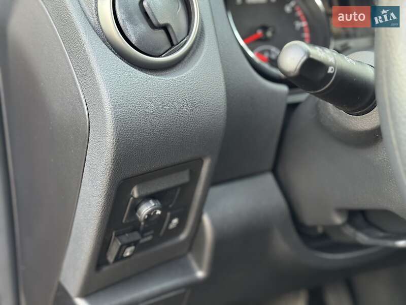 Внедорожник / Кроссовер Nissan Rogue 2015 в Сарнах фото 27 Внедорожник / Кроссовер Nissan Rogue 2015 в Сарнах