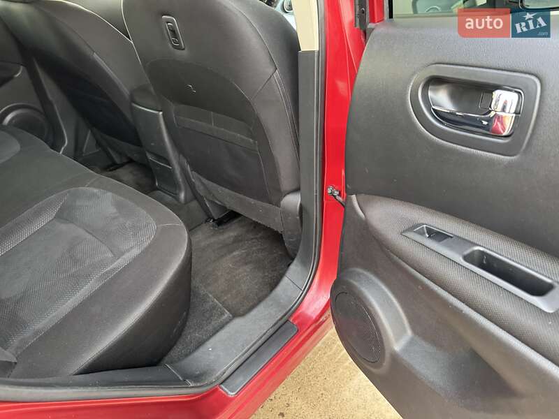 Внедорожник / Кроссовер Nissan Rogue 2015 в Сарнах фото 40 Внедорожник / Кроссовер Nissan Rogue 2015 в Сарнах