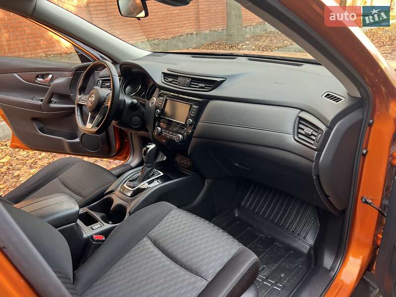 Внедорожник / Кроссовер Nissan Rogue 2018 в Днепре