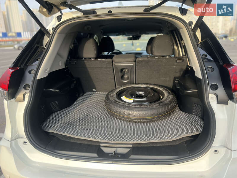 Позашляховик / Кросовер Nissan Rogue 2020 в Києві фото 26 Позашляховик / Кросовер Nissan Rogue 2020 в Києві