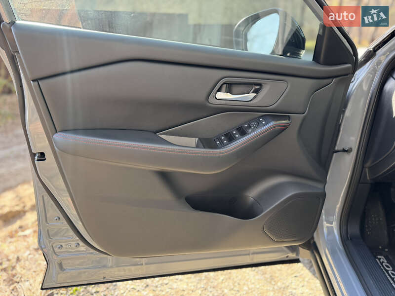 Позашляховик / Кросовер Nissan Rogue 2024 в Києві