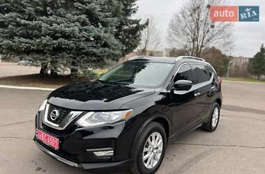 Внедорожник / Кроссовер Nissan Rogue 2017 в Ровно