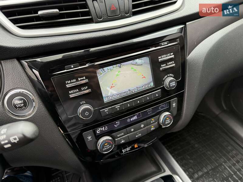 Позашляховик / Кросовер Nissan Rogue 2015 в Києві