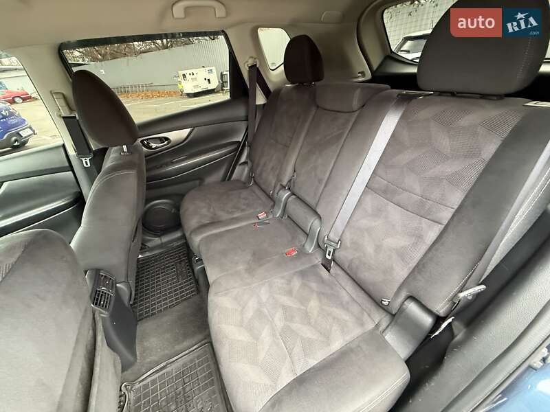 Позашляховик / Кросовер Nissan Rogue 2015 в Києві