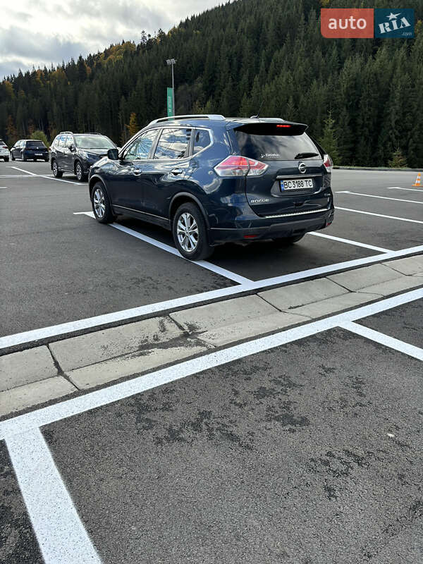 Позашляховик / Кросовер Nissan Rogue 2016 в Золочеві
